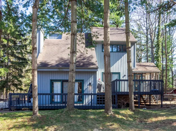 12261 Spruce St, Sawyer, MI 49125