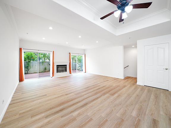 3rd image of 900 Arcadia Ave Unit 3