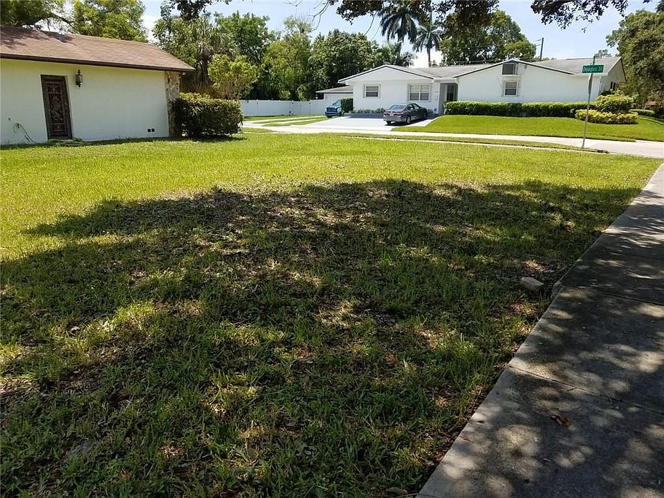 2nd image of Douglas N Douglas 24th Avenue