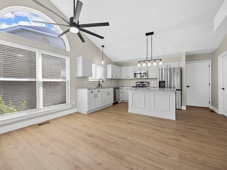 8050 Knights Crossing Dr — Photo 27