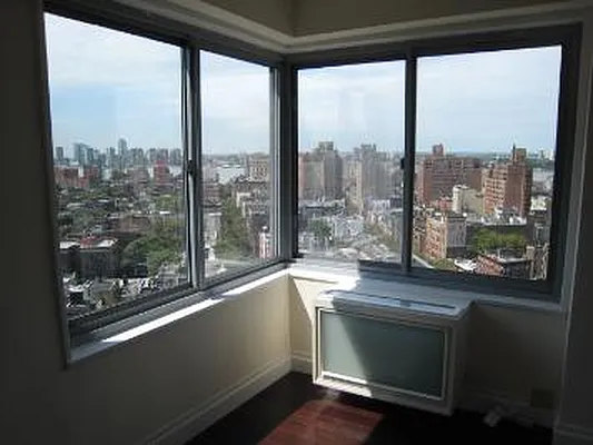 Rented by Corcoran | media 27