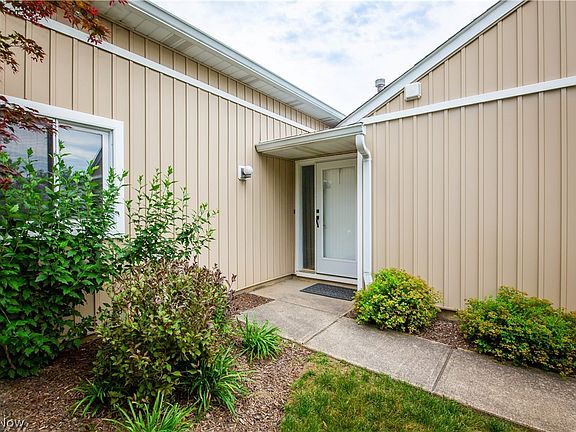 2nd image of 1570 Iris Glen Dr