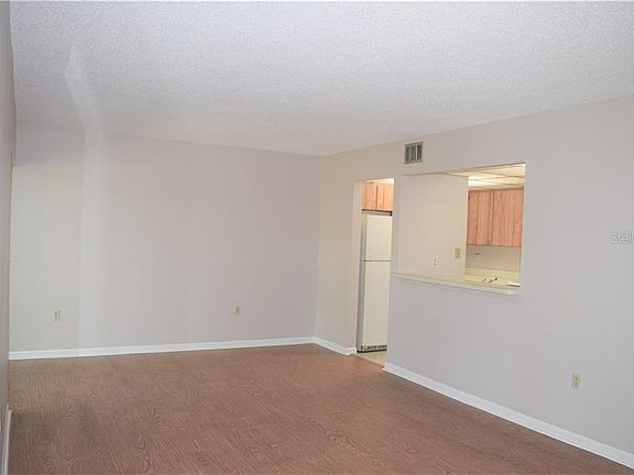 3rd image of 120 Hibiscus Woods Ct APT 8C