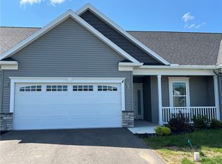 41 Timber Crk, Gates, NY 14606