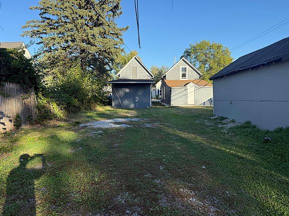 2nd image of 2405 S 6th St