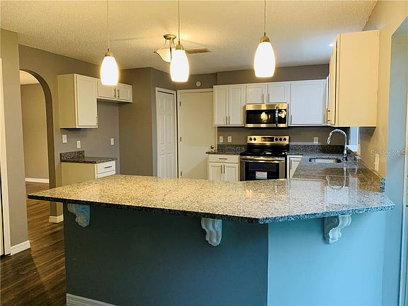 2nd image of 1167 Cambourne Dr