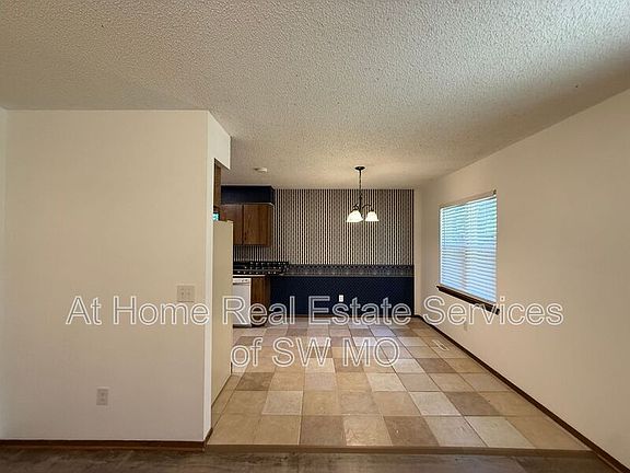 3rd image of 4041 S Sunrise Ave