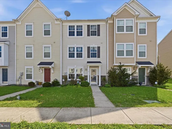 53 Private Ct, Bunker Hill, WV 25413