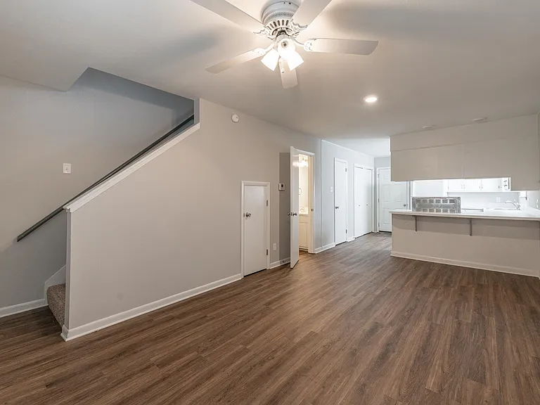1325 Robins St #6 — Photo 9