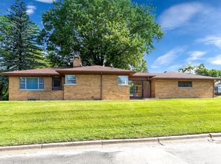 701 4th Ave, Silvis, IL 61282