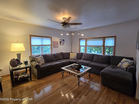 3rd image of 57 Jeanette St