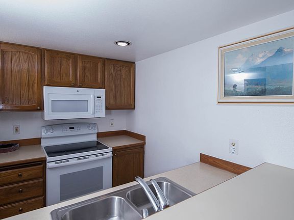 3rd image of 9645 Independence Dr Unit D304