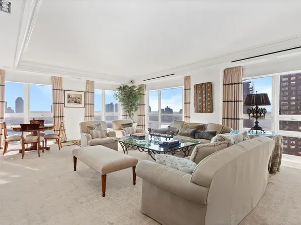 415 East 54th Street image 3 of 17