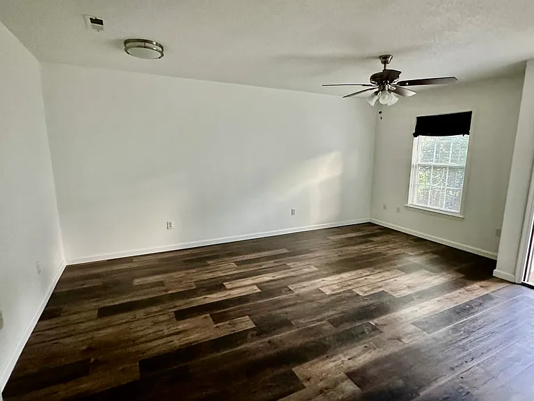 125 Evvalane Dr — Photo 5