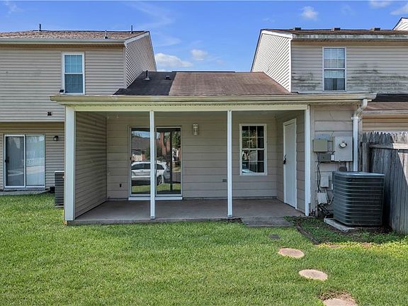 3rd image of 702 Wolftrap Ln