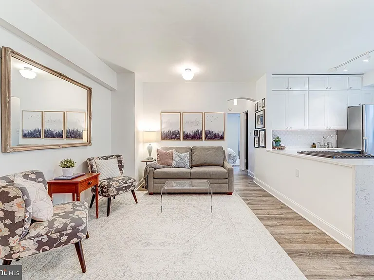 1 Scott Cir #1 — Photo 19