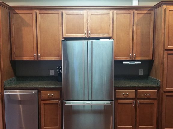 4th image of 106 Saint George Cir
