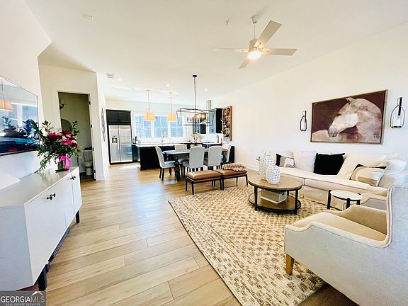 2nd image of 115 Firefly Cir