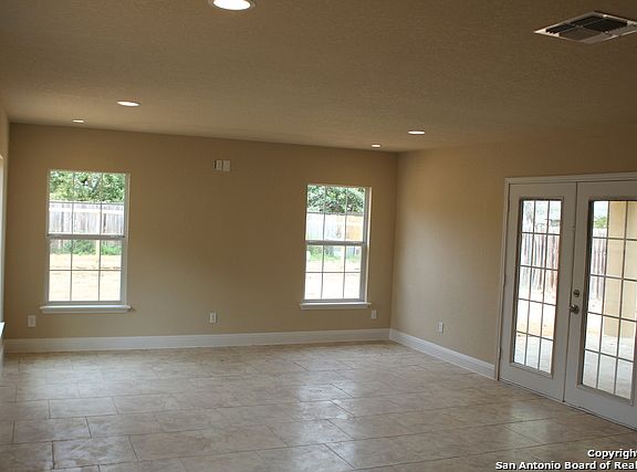 3rd image of 421 Beverly Dr