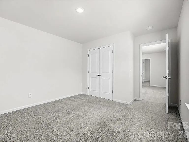 7024 Maple Run Cir — Photo 39