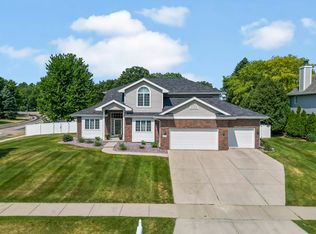 2751 Jasmine Dr, Fitchburg, WI 53711