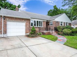 6619 247th St, Little Neck, NY 11362
