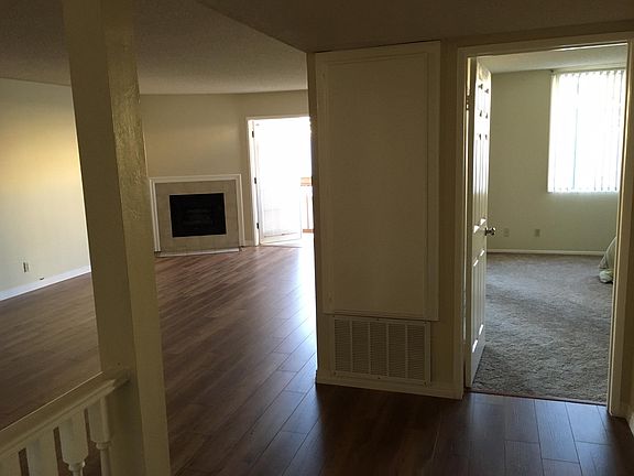 3rd image of 1616 S Barrington Ave APT 203