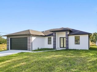3204 72nd St W, Lehigh Acres, FL 33971