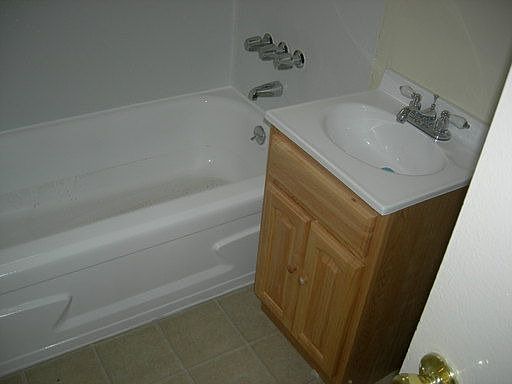 5th image of 1975 Stanley Ave APT D