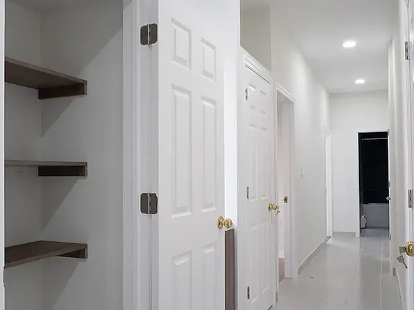 330 Empire Boulevard image 11 of 20