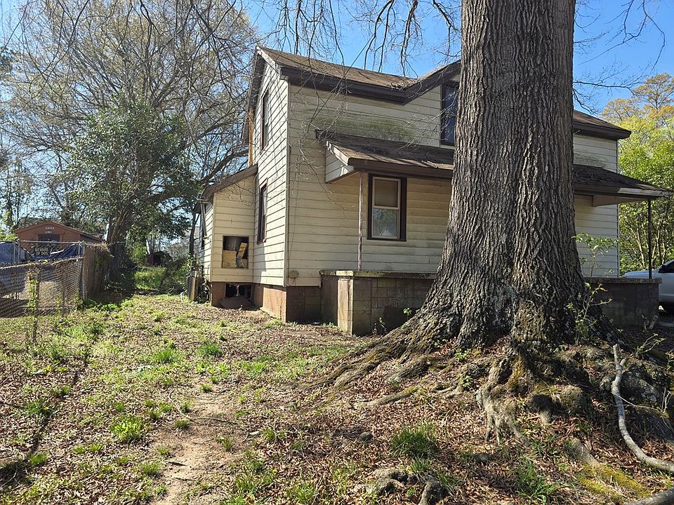 2nd image of 306 Elm St
