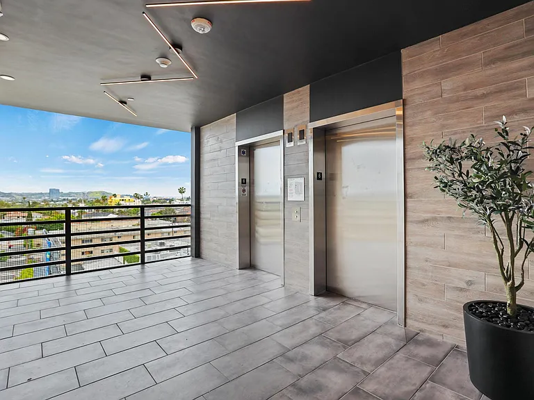 The Fairfax Flats — Photo 8