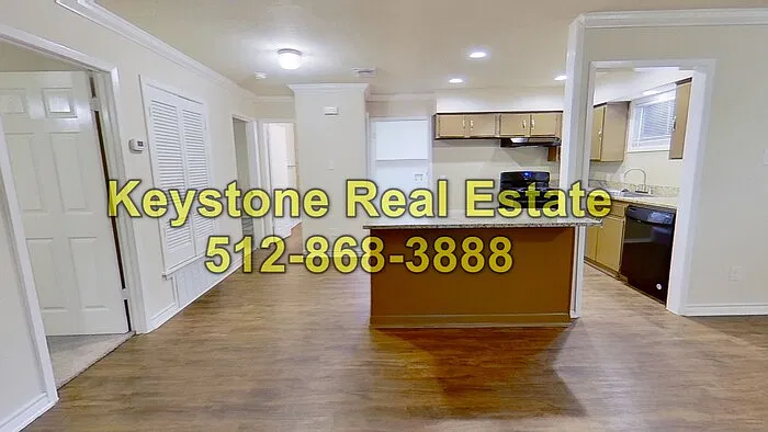 2 bed, 1.0 bath, 977 sqft, $1,395 — Photo 3