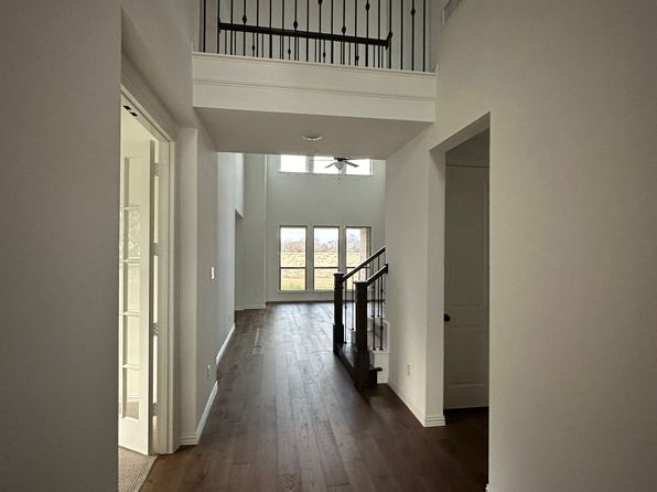 1644 Bradford Pear Way