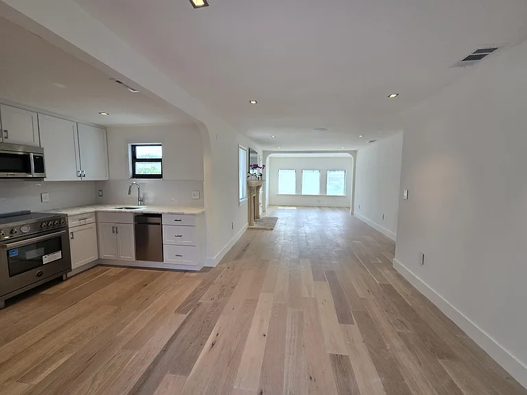 3809 S Olive Ave — Photo 6