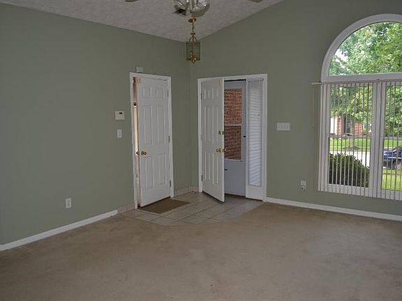 4th image of 2821 Gateway Park Ln