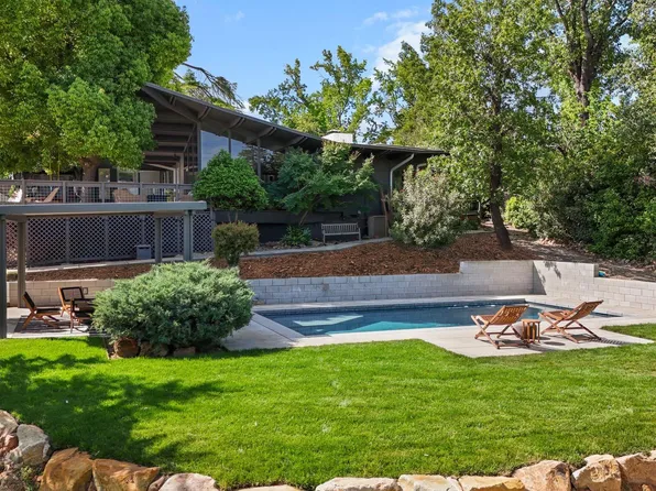 3540 Scenic Dr, Redding, CA 96001