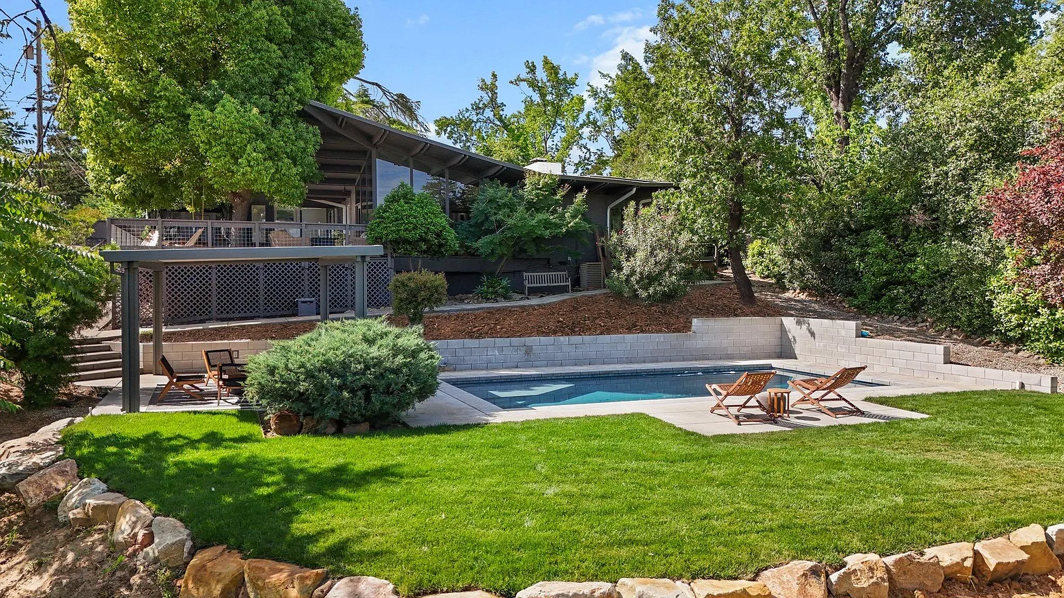 3540 Scenic Dr photo 1
