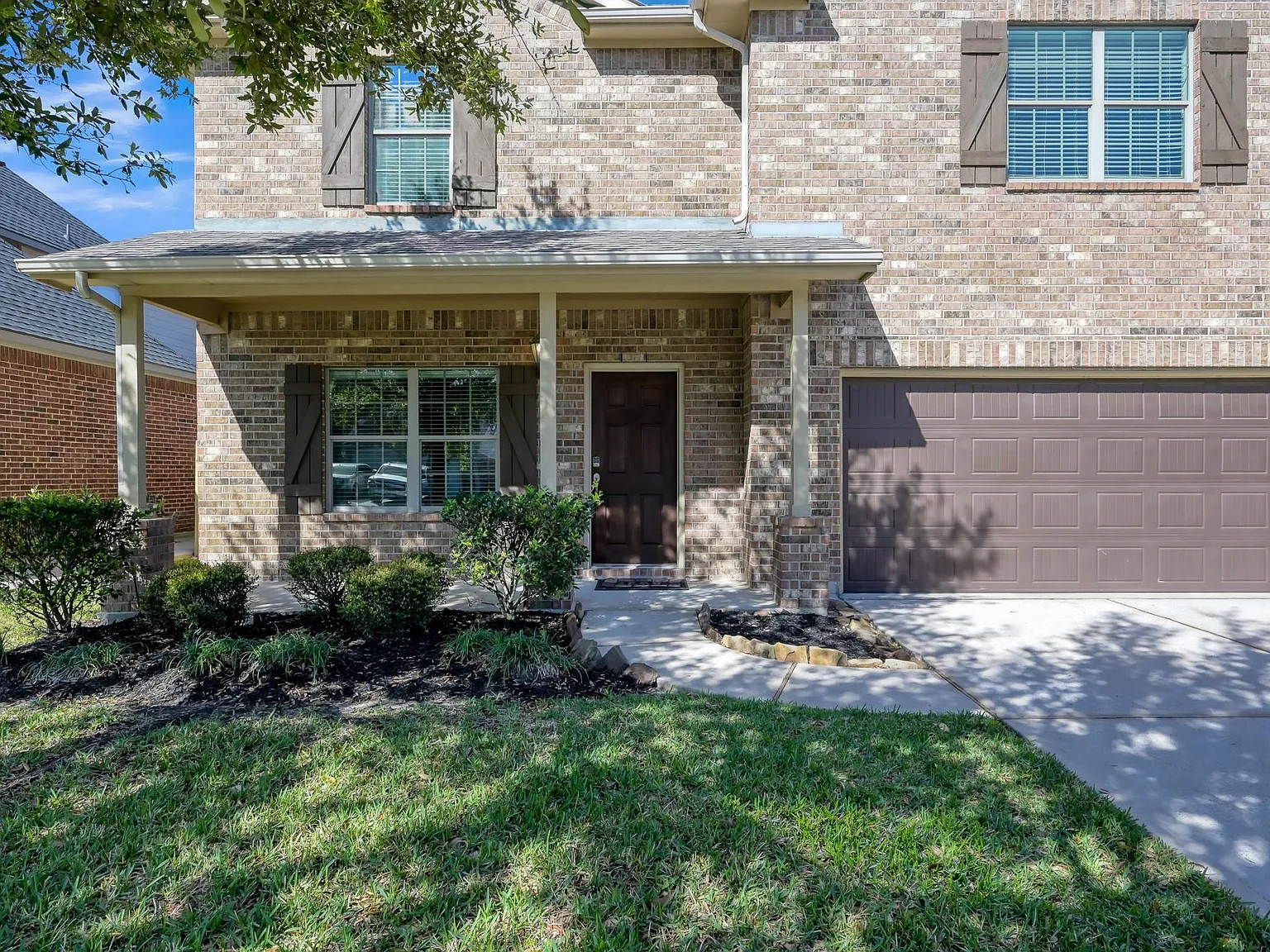 4 bed, 2.5 bath, 2906 sqft, $2,800 — Photo 2