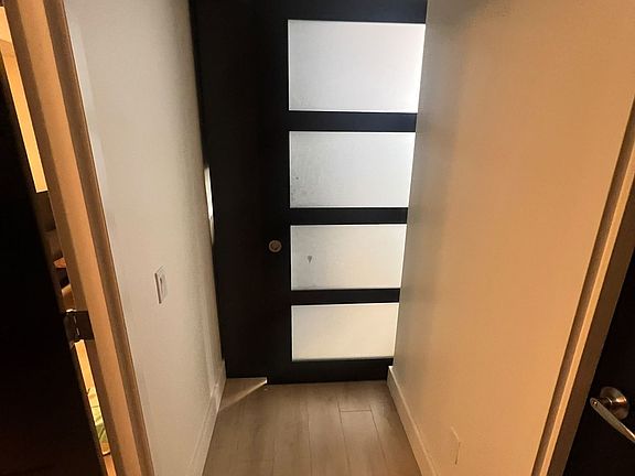 5th image of 145 Columbia St W #522