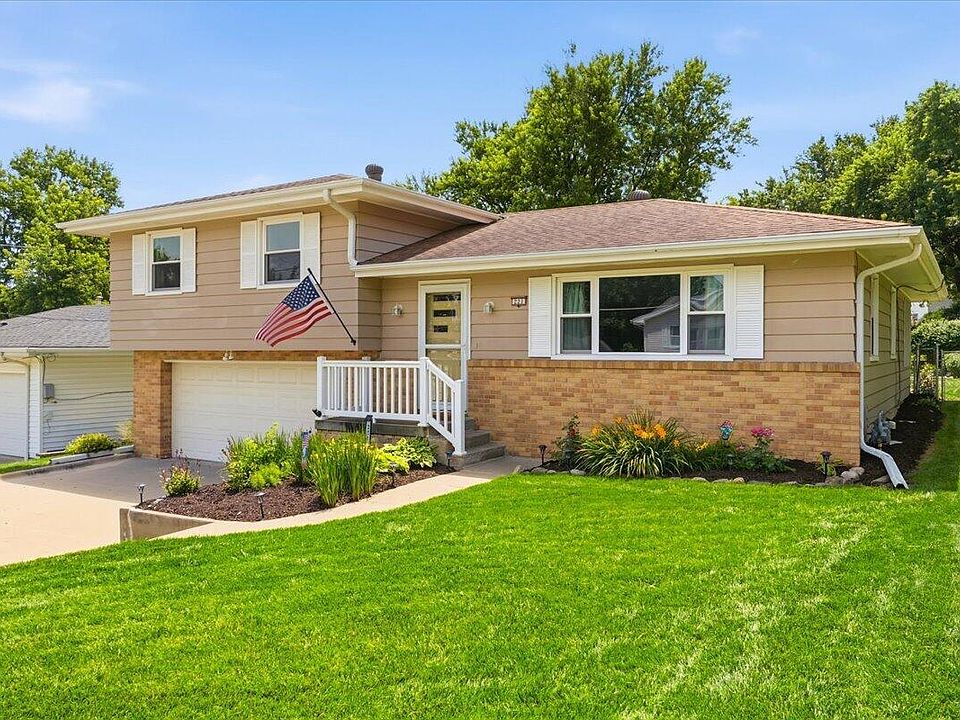 1st image of 221 Zenith Dr