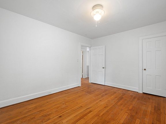 2nd image of 517 Craford Pl #1
