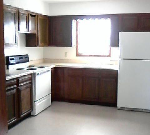 2nd image of 1026 Eisenhower Cir APT 3