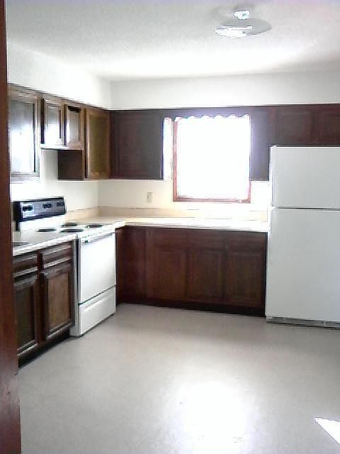 2nd image of 1032 Eisenhower Cir APT 3
