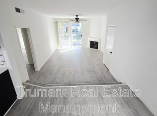 475 E Orange Grove Ave #S, Burbank, CA 91501