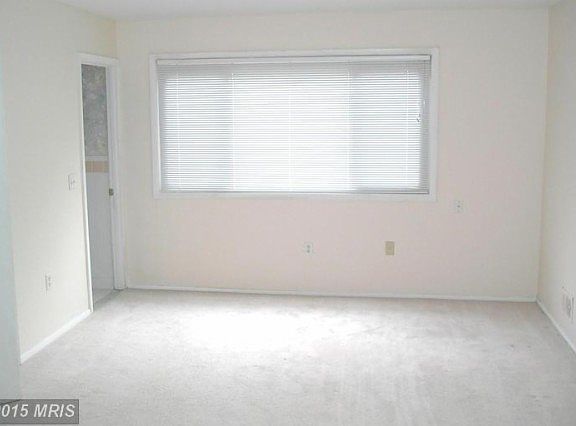 5th image of 407 Sugarland Run Dr