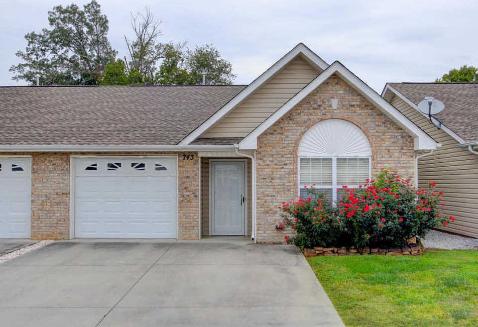 1st image of 743 Graham Way