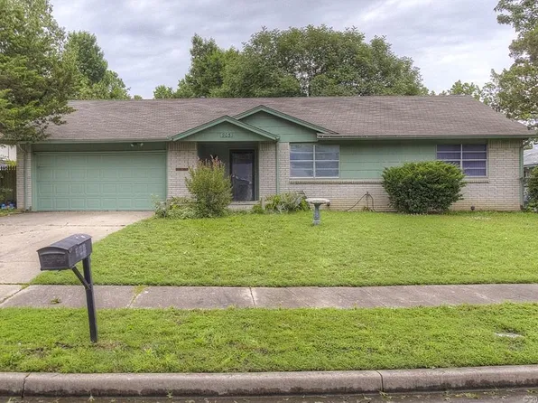 905 S 30th St, Broken Arrow, OK 74014
