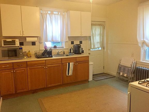 4th image of 51 Smith St Unit 51