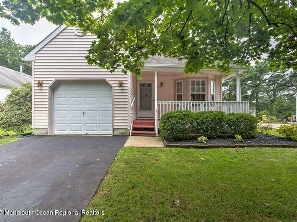 2301 Mount Hood Ln, Toms River, NJ 08753